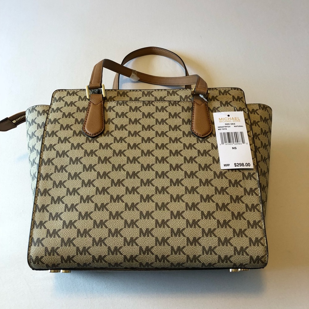 ✨ Michael Kors “Dee Dee” Natural Medium Tote ✨ - Picture 2 of 8